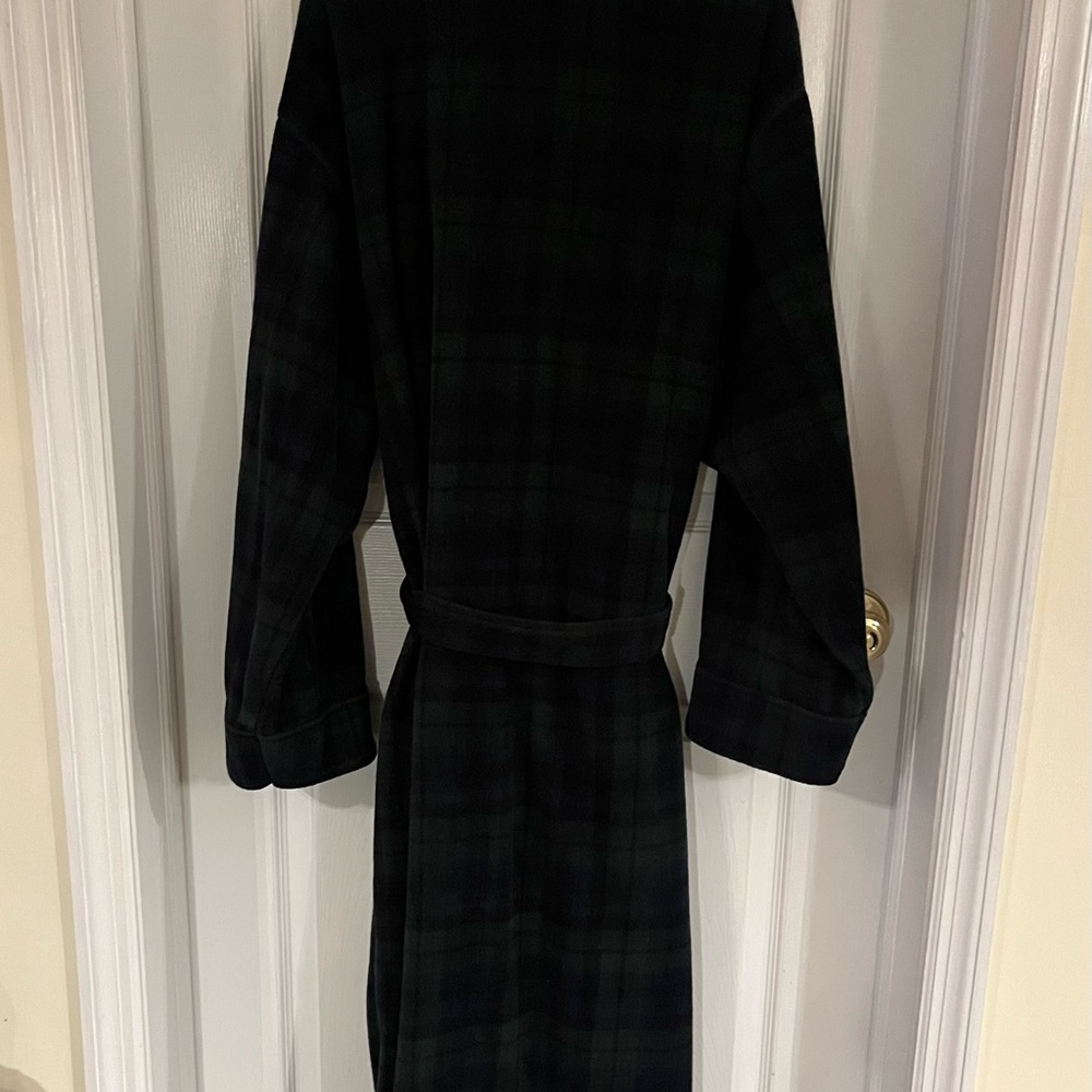Black Plaid Men’s Robe - Picture 2 of 6